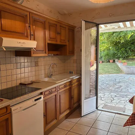 Pavillon Du Cres - Maison Chaleureuse Au Coeur De Avec Jardin 펜션 Laissac